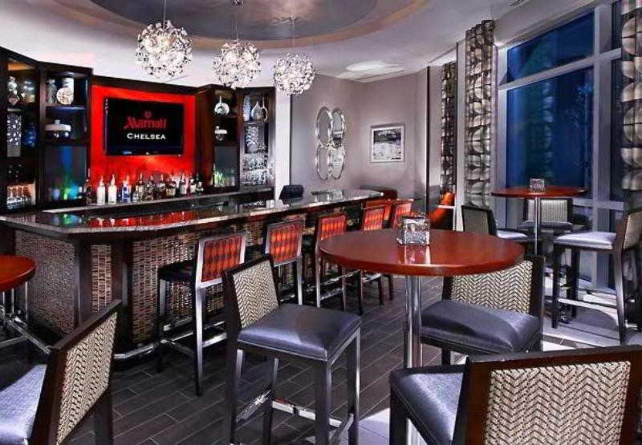 Residence Inn By Marriott Boston Logan Airport/Челсі Ресторан фото