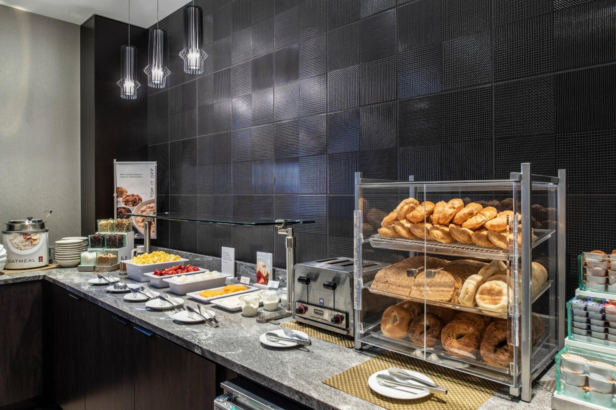 Residence Inn By Marriott Boston Logan Airport/Челсі Екстер'єр фото