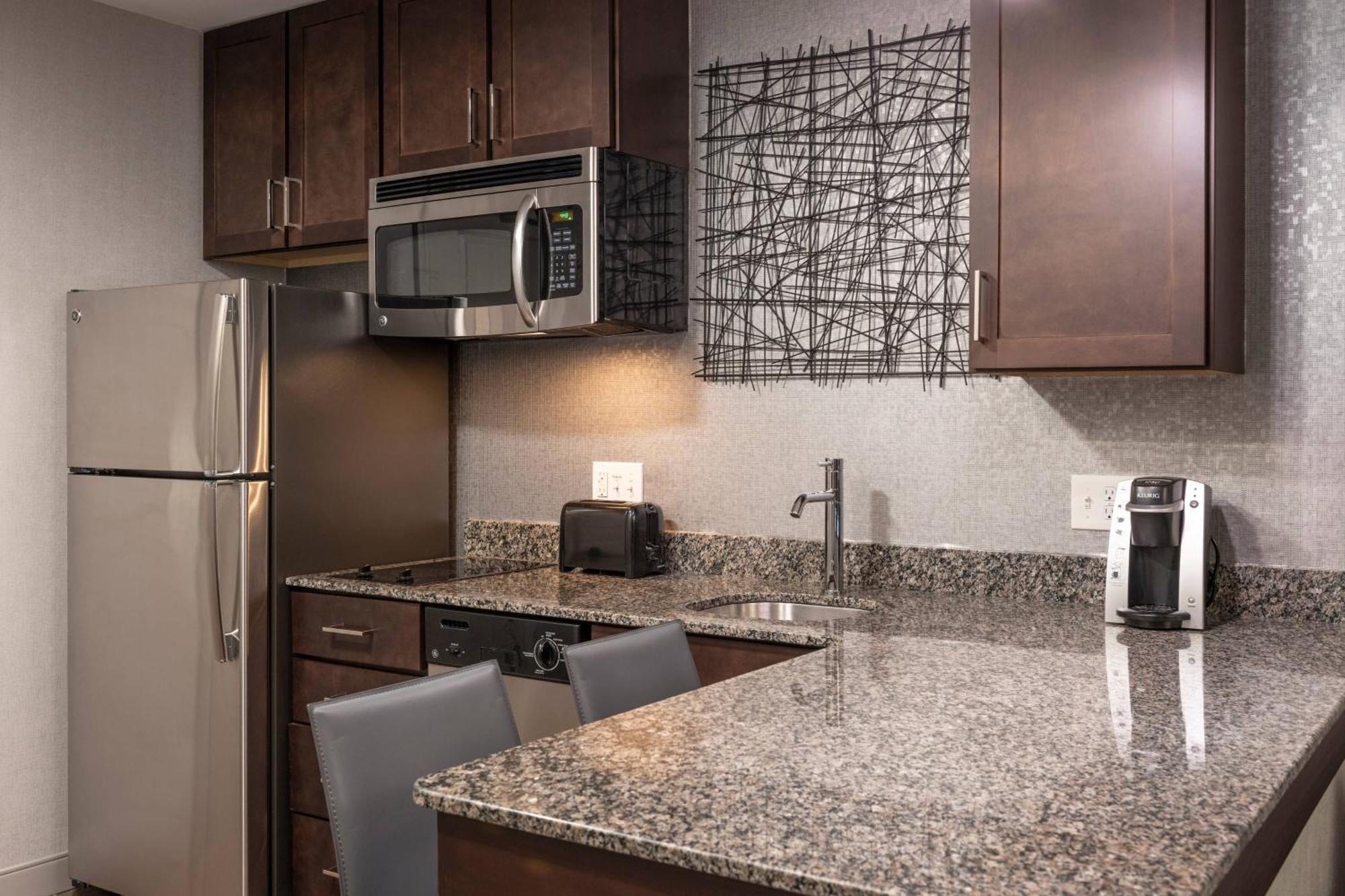 Residence Inn By Marriott Boston Logan Airport/Челсі Екстер'єр фото