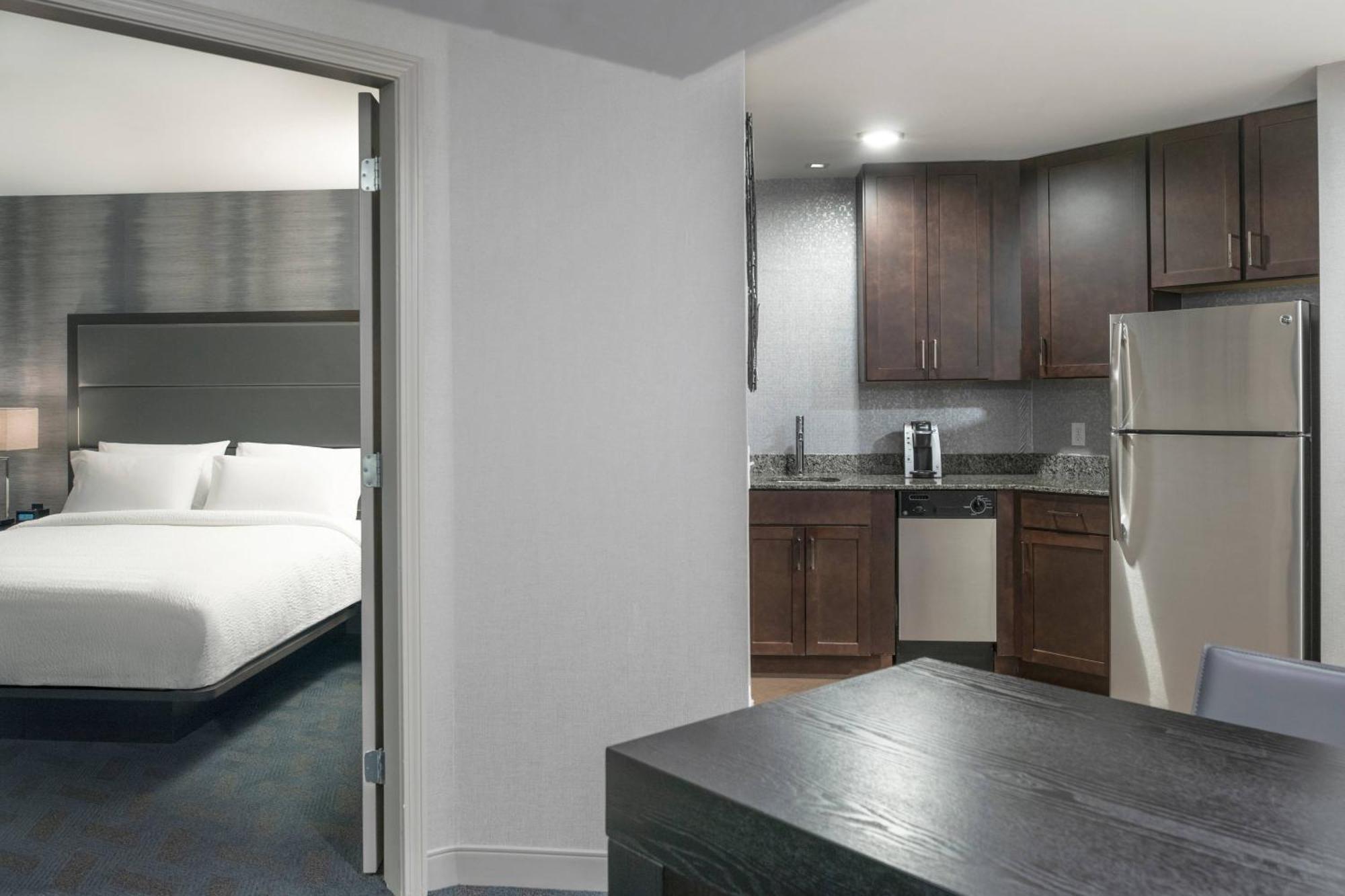 Residence Inn By Marriott Boston Logan Airport/Челсі Екстер'єр фото